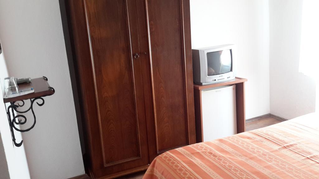 Ege Hotel Τένεδος Δωμάτιο φωτογραφία
