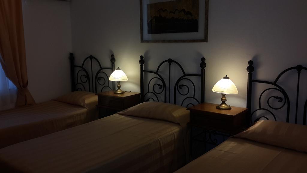 Ege Hotel Τένεδος Δωμάτιο φωτογραφία